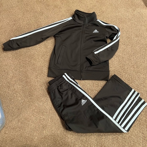 Adidas Chocolate Brown Retro Tracksuit with White Stripes Size 4T - Picture 1 of 5